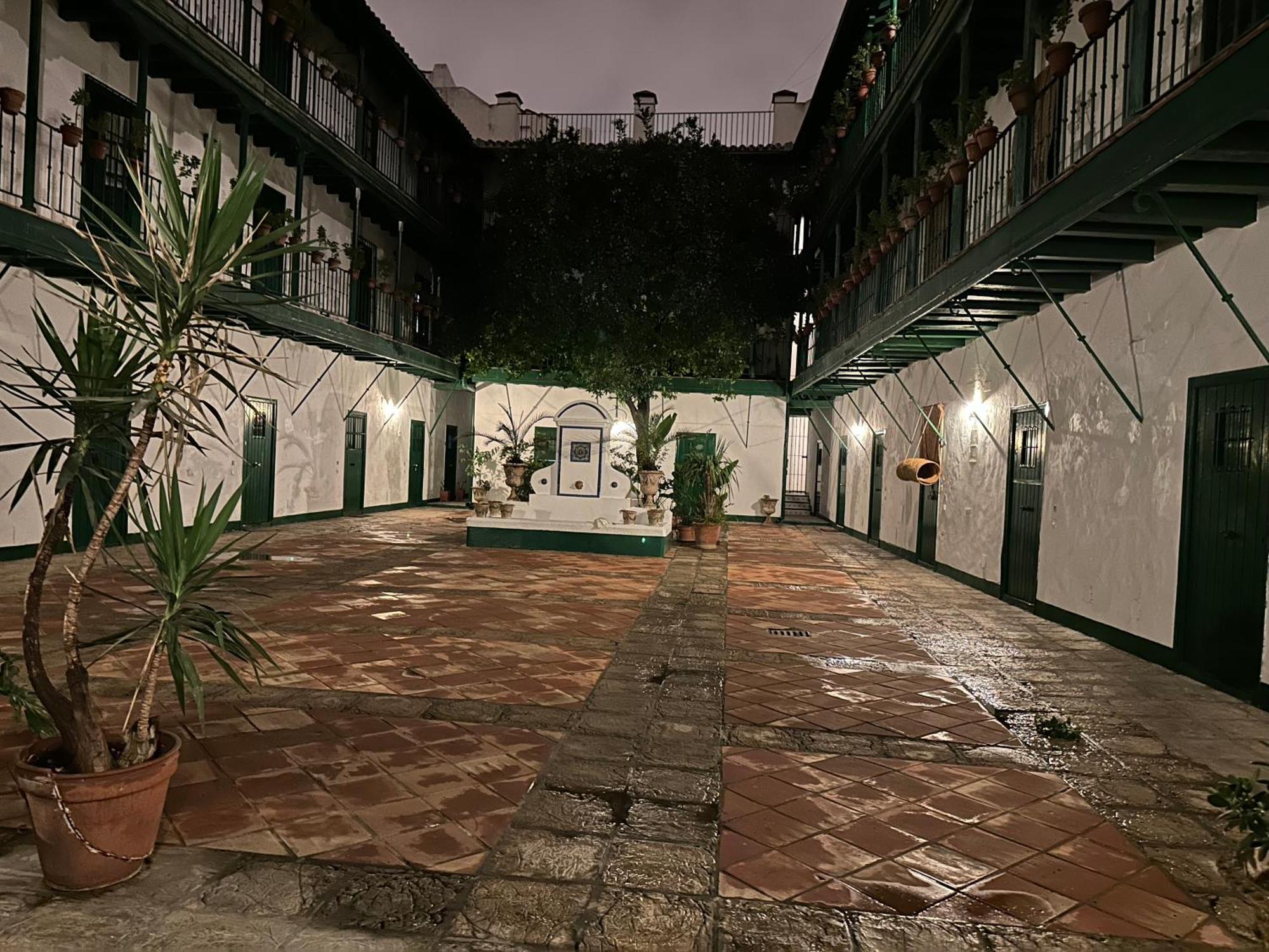Casa Duque Compartida Familiar 1-habitacion Con Bano Propio Séjour chez l'habitant Séville